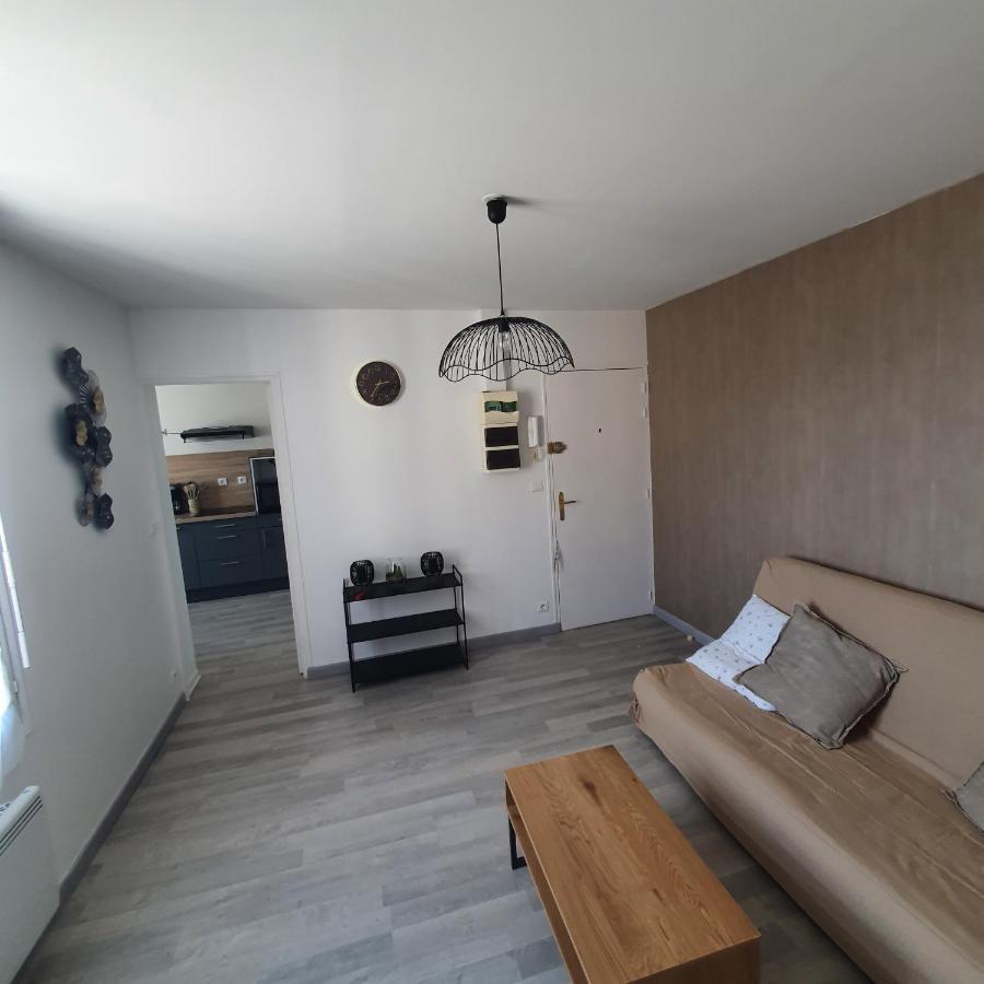 Appartement De La Tour 埃佩尔奈 外观 照片